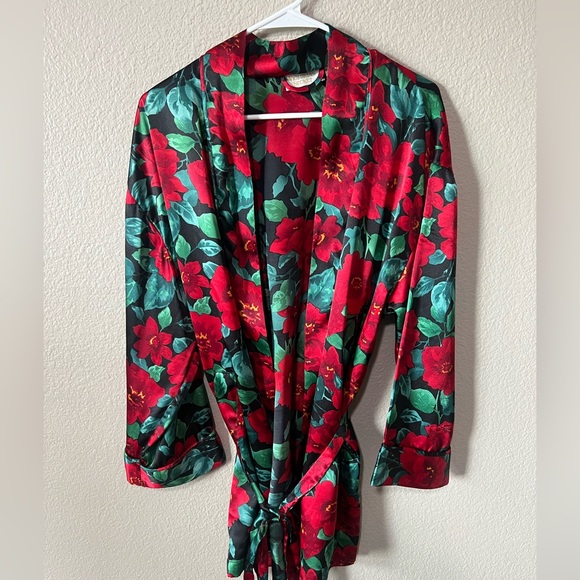 Vintage Victoria’s Secret Robe - Picture 6 of 6